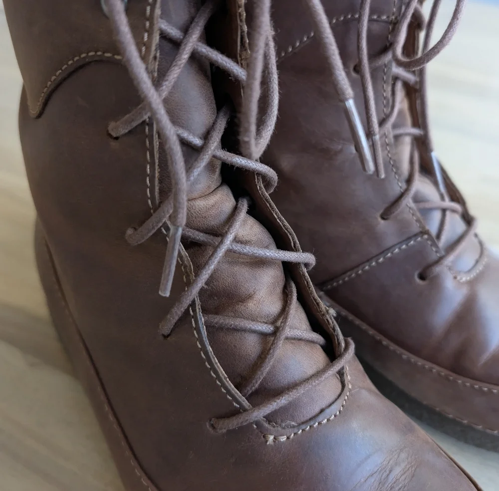 Duluth Trading Company Women's Andina‎ Leather Insulated Boots Size 7